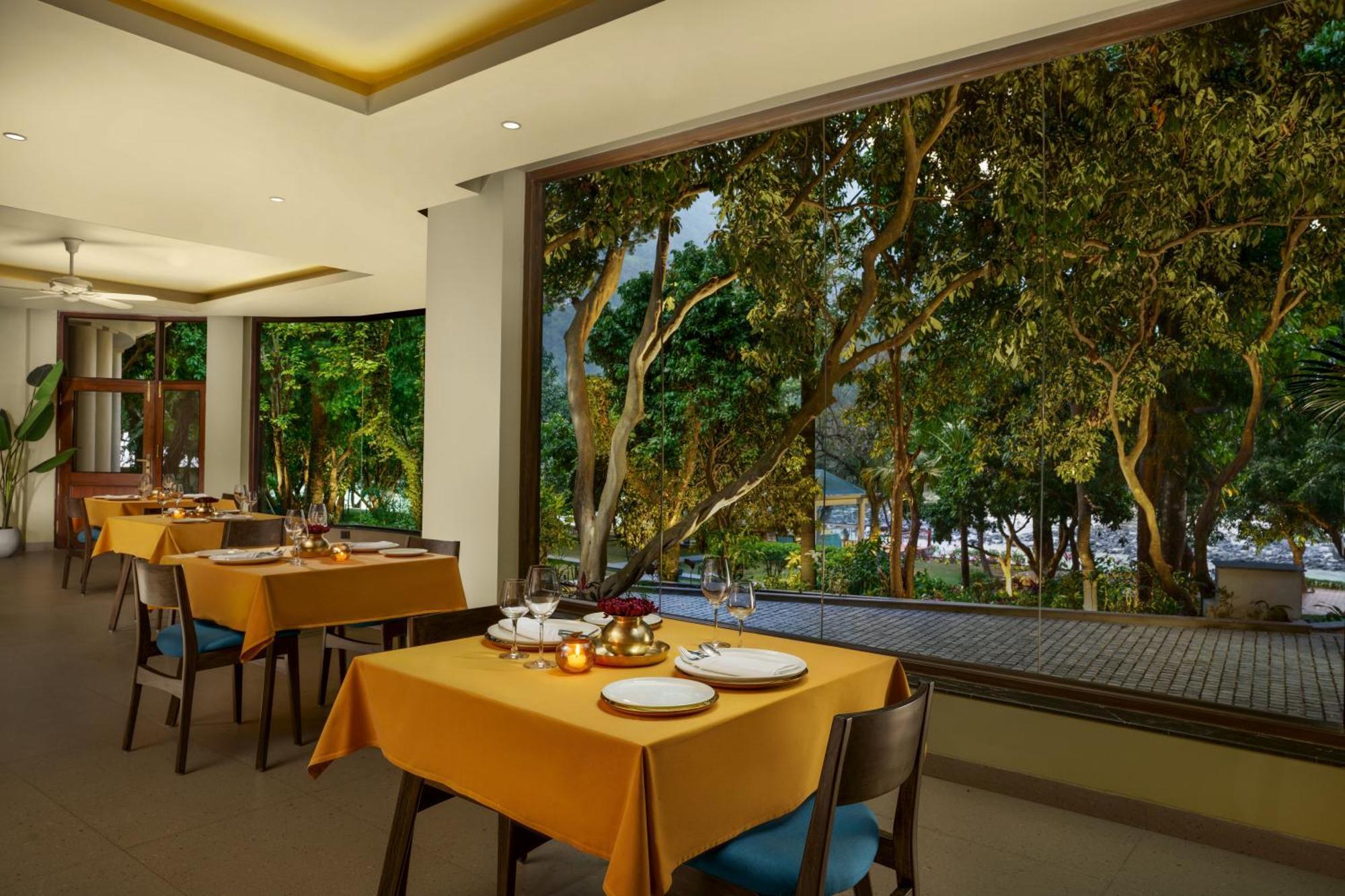 Anand Kashi By The Ganges Rishikesh - Ihcl Seleqtions Hotel Sirasu Bagian luar foto