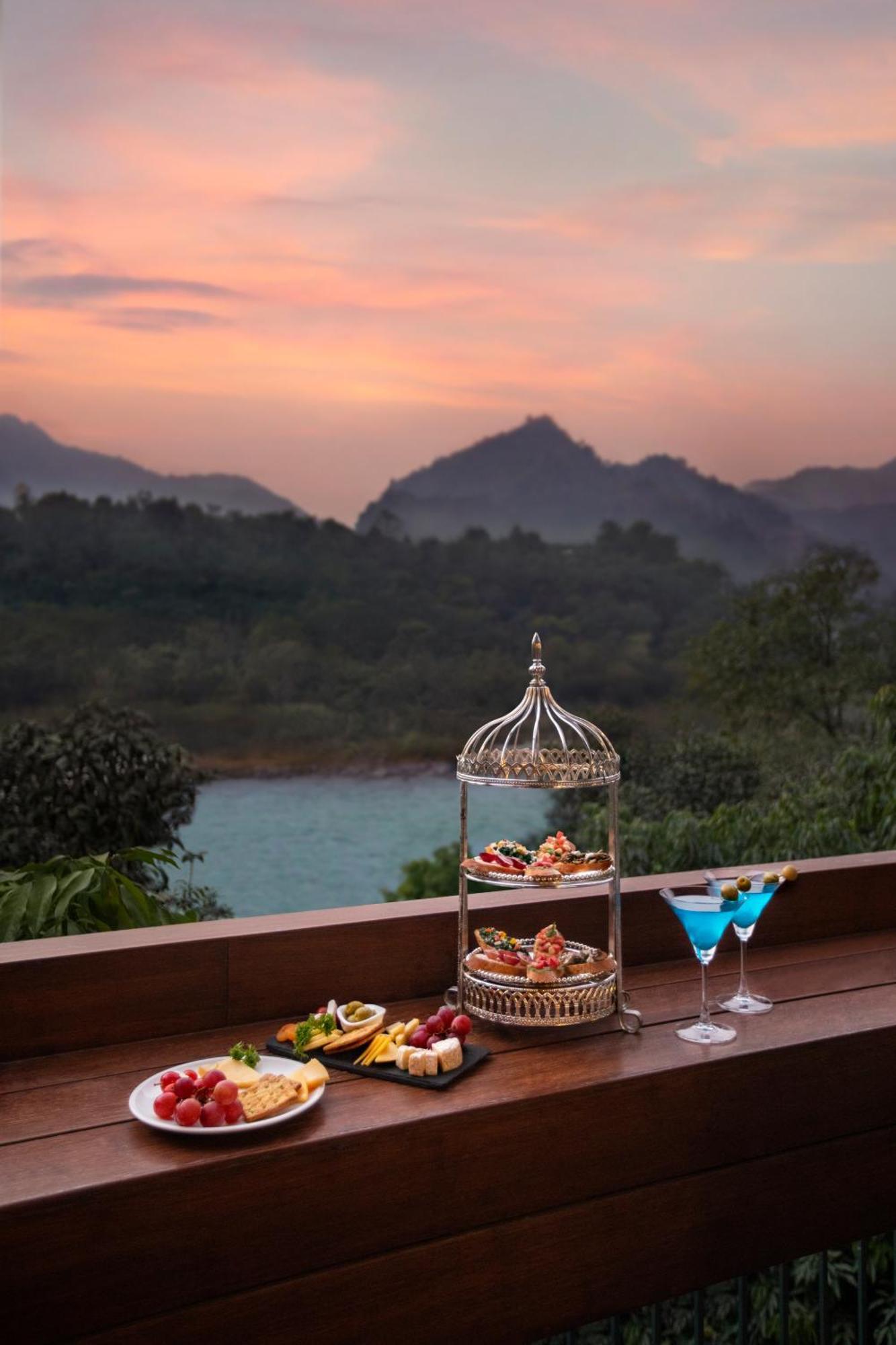 Anand Kashi By The Ganges Rishikesh - Ihcl Seleqtions Hotel Sirasu Bagian luar foto
