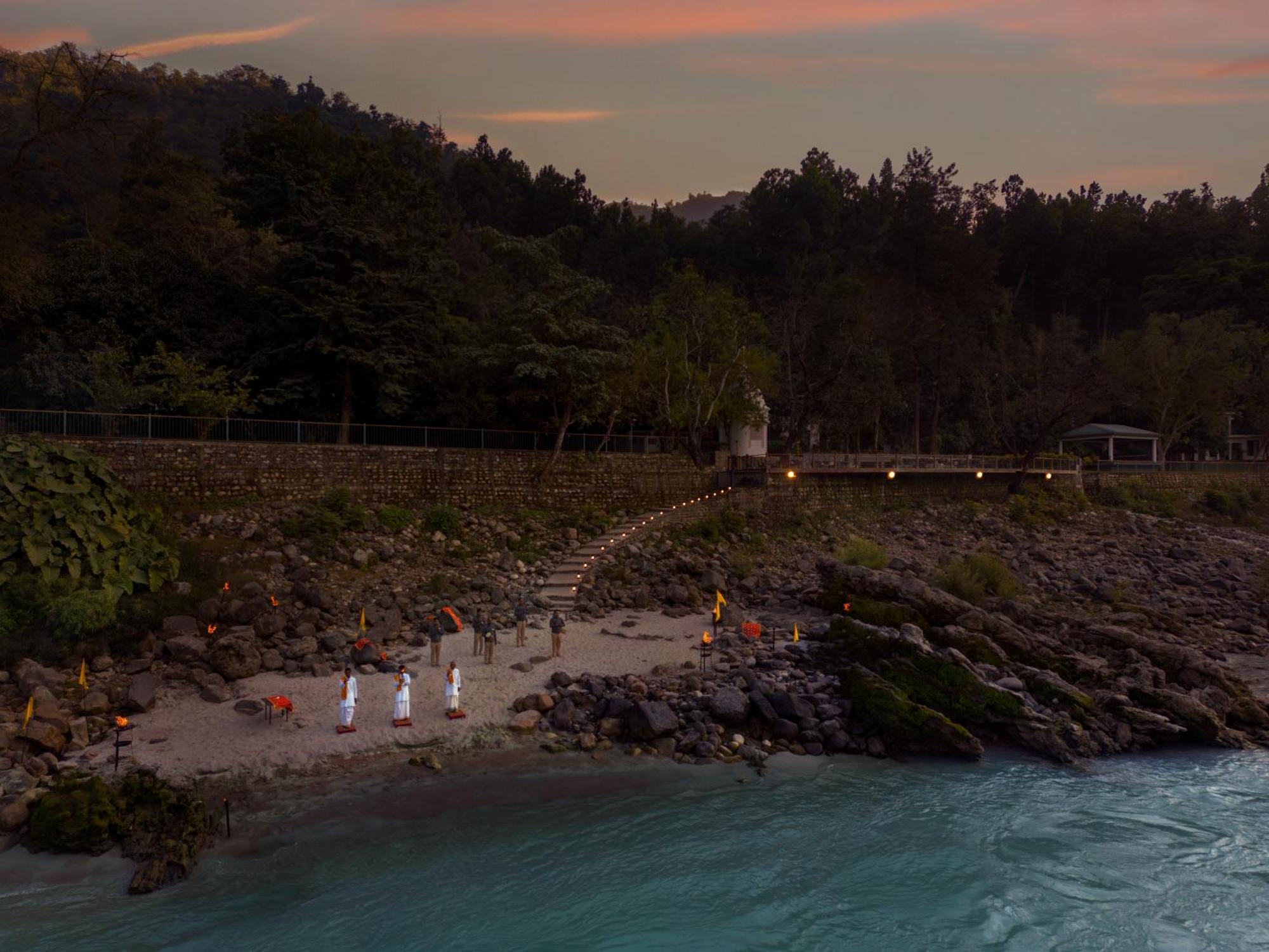 Anand Kashi By The Ganges Rishikesh - Ihcl Seleqtions Hotel Sirasu Bagian luar foto